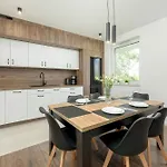 Duzy Z Parkingiem I Balkonem W Kolobrzegu By Renters * كولوبرزيغ