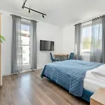 Duzy Z Parkingiem I Balkonem W Kolobrzegu By Renters شقة كولوبرزيغ