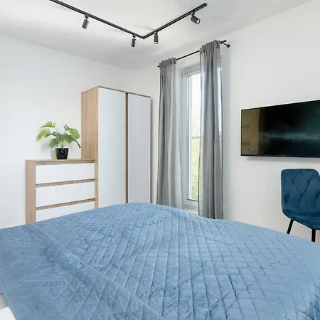 Duzy Z Parkingiem I Balkonem W Kolobrzegu By Renters كولوبرزيغ