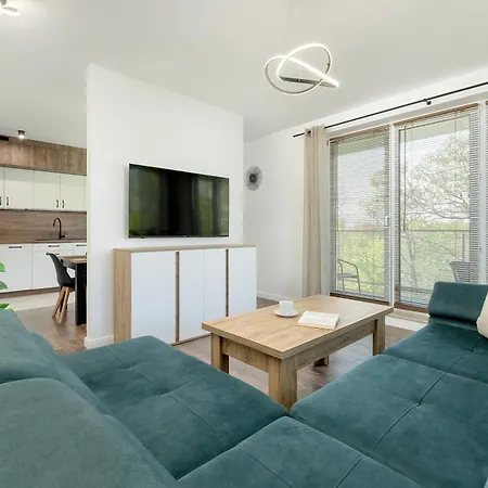 Duzy Z Parkingiem I Balkonem W Kolobrzegu By Renters كولوبرزيغ