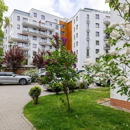 Duzy Z Parkingiem I Balkonem W Kolobrzegu By Renters شقة