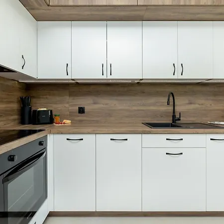 Apartment Duzy Z Parkingiem I Balkonem W Kolobrzegu By Renters *