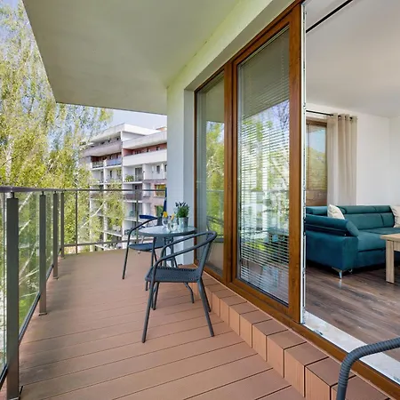 Duzy Z Parkingiem I Balkonem W Kolobrzegu By Renters شقة