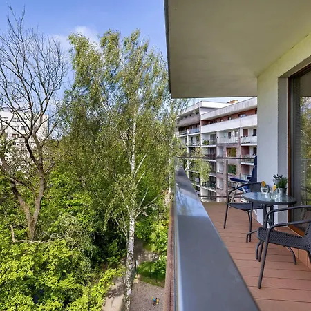 Apartment Duzy Z Parkingiem I Balkonem W Kolobrzegu By Renters