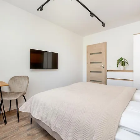 Duzy Z Parkingiem I Balkonem W Kolobrzegu By Renters شقة كولوبرزيغ