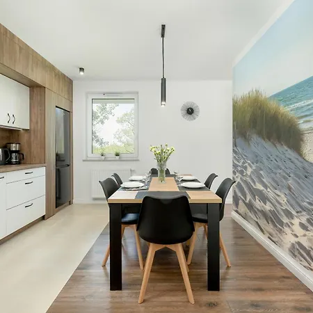 Duzy Z Parkingiem I Balkonem W Kolobrzegu By Renters Apartment *