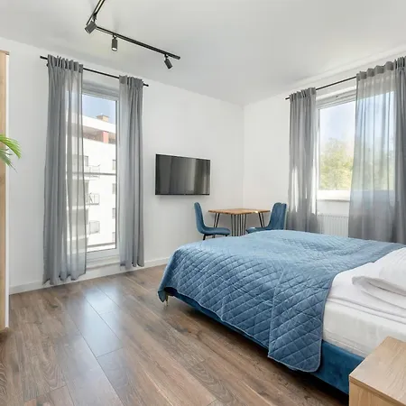 Duzy Z Parkingiem I Balkonem W Kolobrzegu By Renters شقة كولوبرزيغ