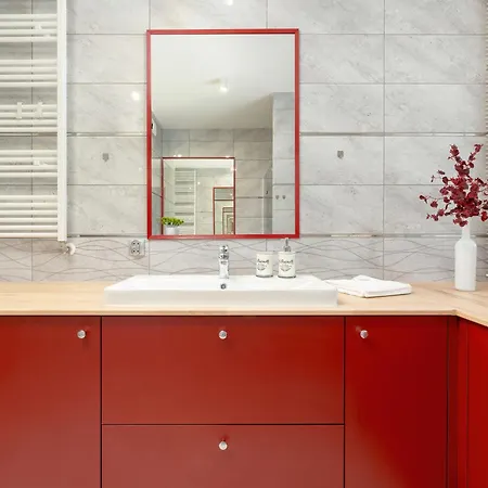 Duzy Z Parkingiem I Balkonem W Kolobrzegu By Renters شقة