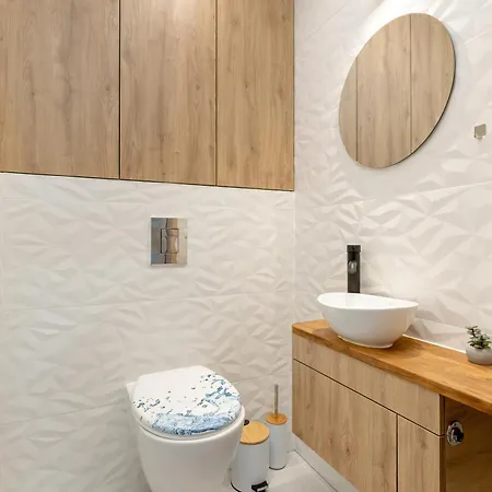 Duzy Z Parkingiem I Balkonem W Kolobrzegu By Renters شقة كولوبرزيغ